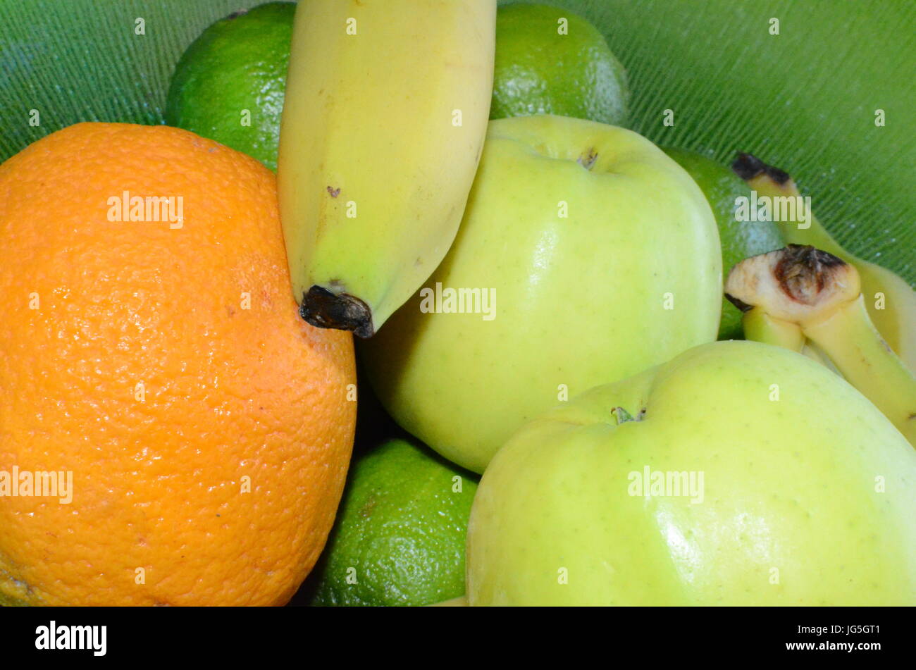 Bol de fruits avec fruits Banque D'Images