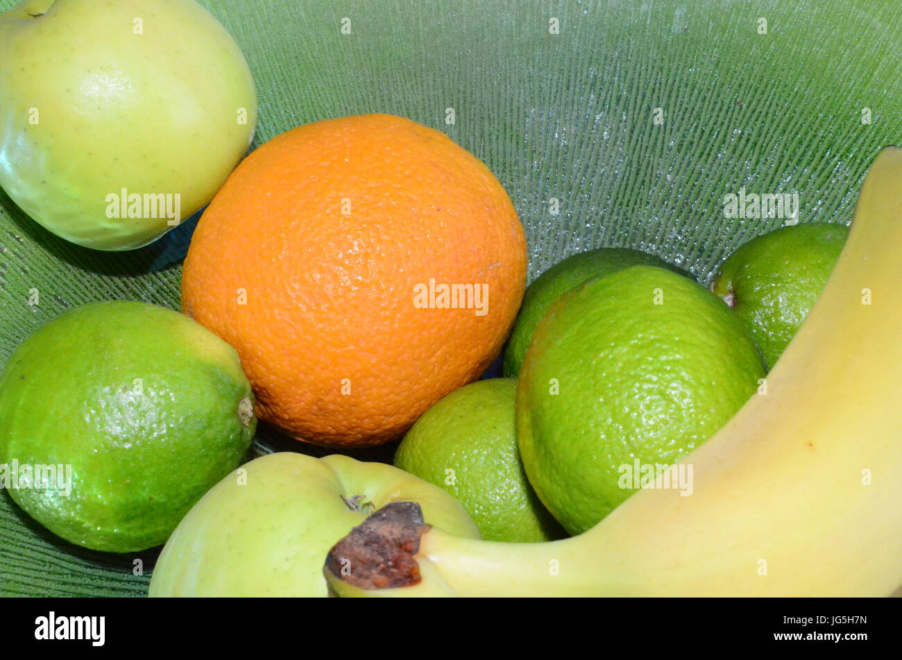 Bol de fruits avec fruits Banque D'Images