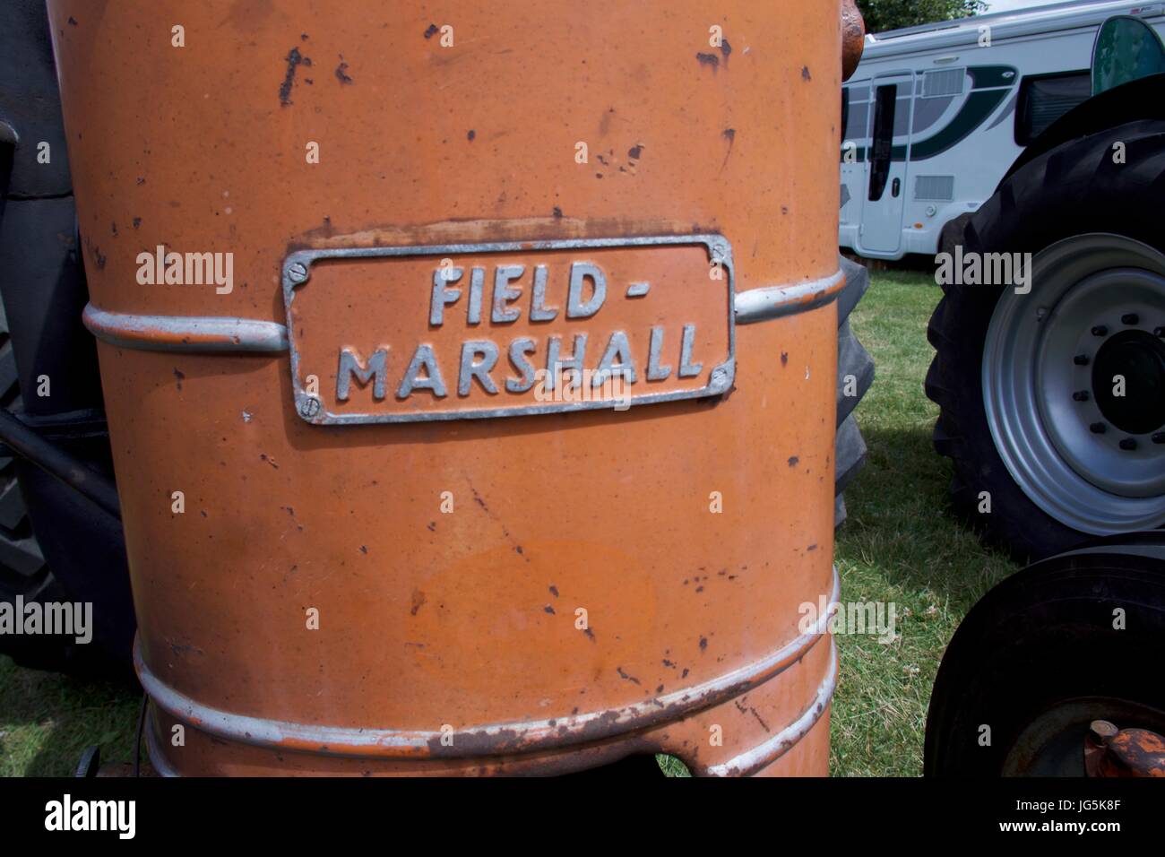 Logo Marshall Field sur orange vintage machines agricoles Banque D'Images