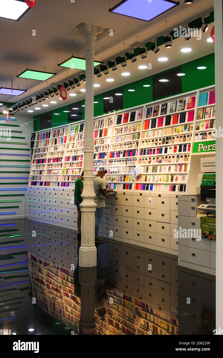 Boutique de téléphone portable, mobile, cas, couvre et peaux, de l'Espagne. Banque D'Images