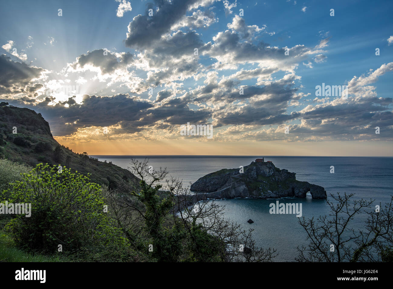 San Juan de Gaztelugatxe hermitage au crépuscule, Euskadi Banque D'Images