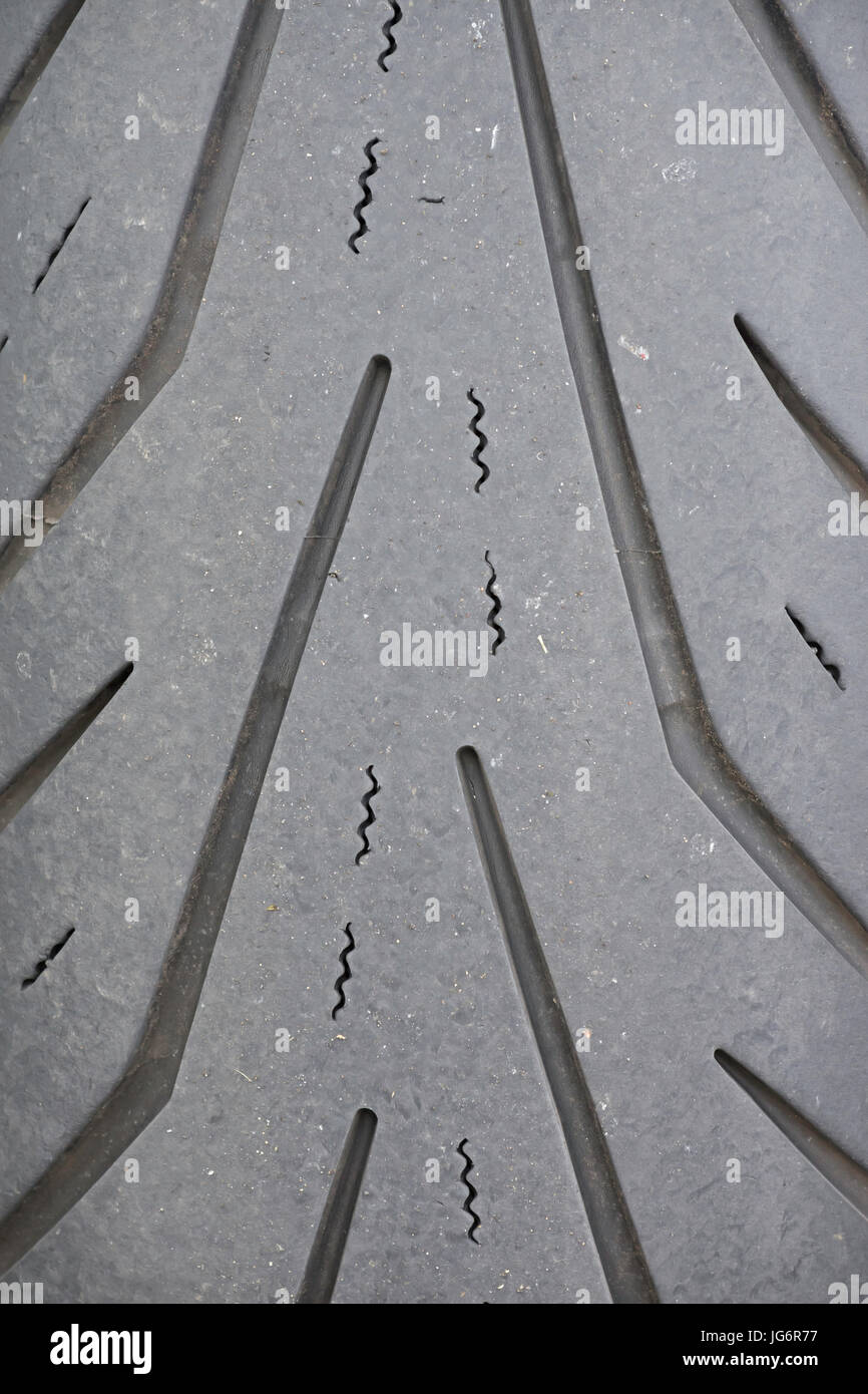 Gros pneu arrière Banque de photographies et d’images à haute résolution Alamy