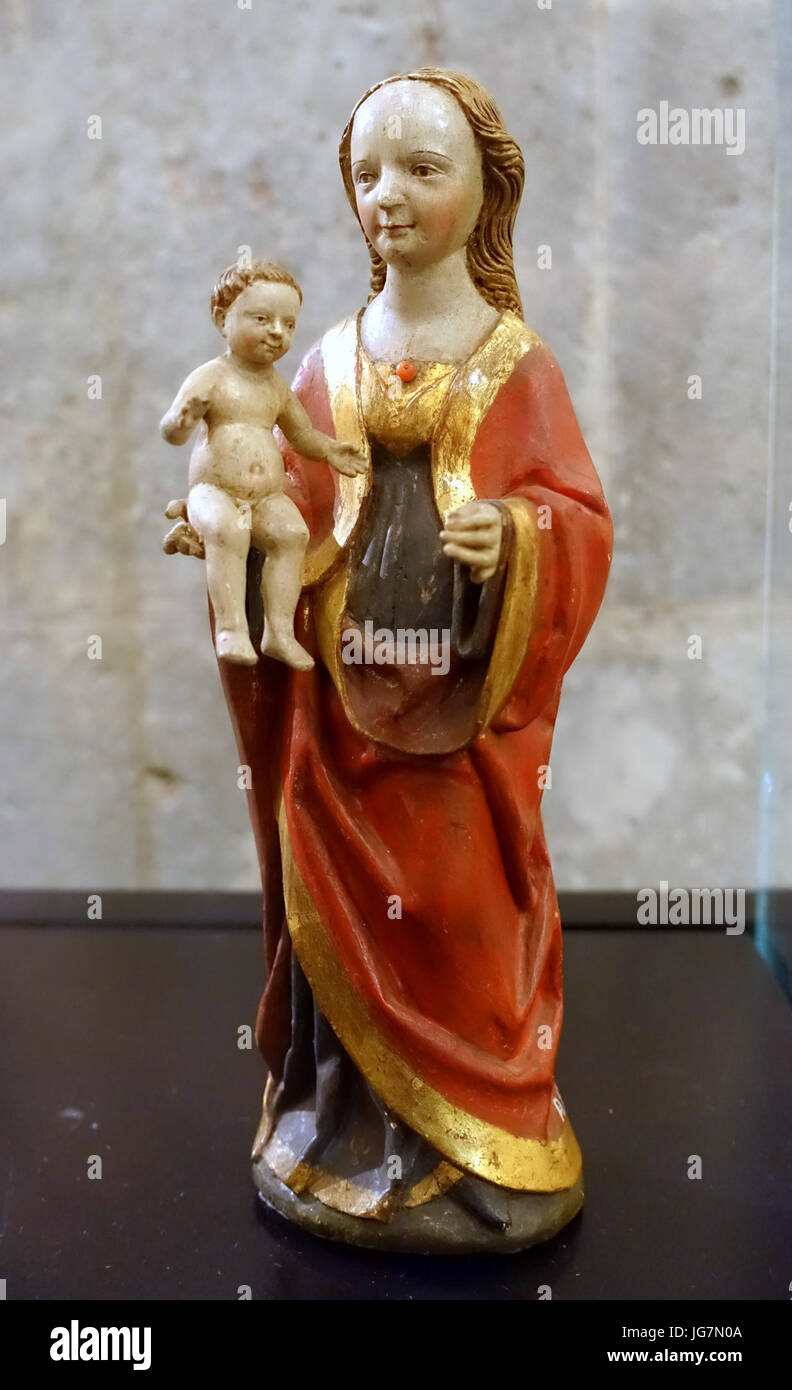 La Vierge Marie avec Coral, Cologne, c. 1500, limewood, polychrome - Musée Schnütgen - Cologne, Allemagne - DSC00068 Banque D'Images