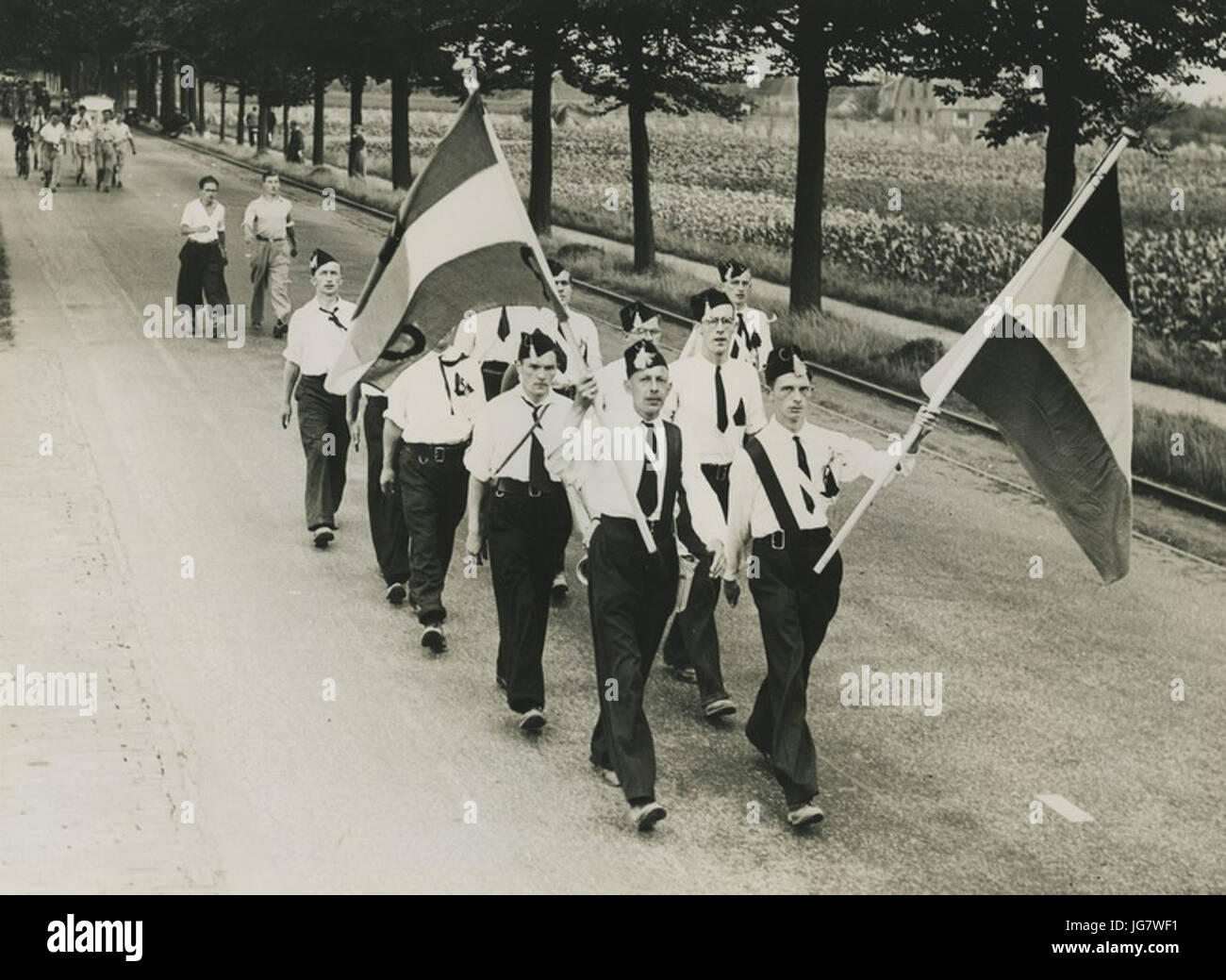 En burgergroepen individuelen Twee enkele onderweg tijdens de e Vierdaagse. - F40855 - KNBLO Banque D'Images