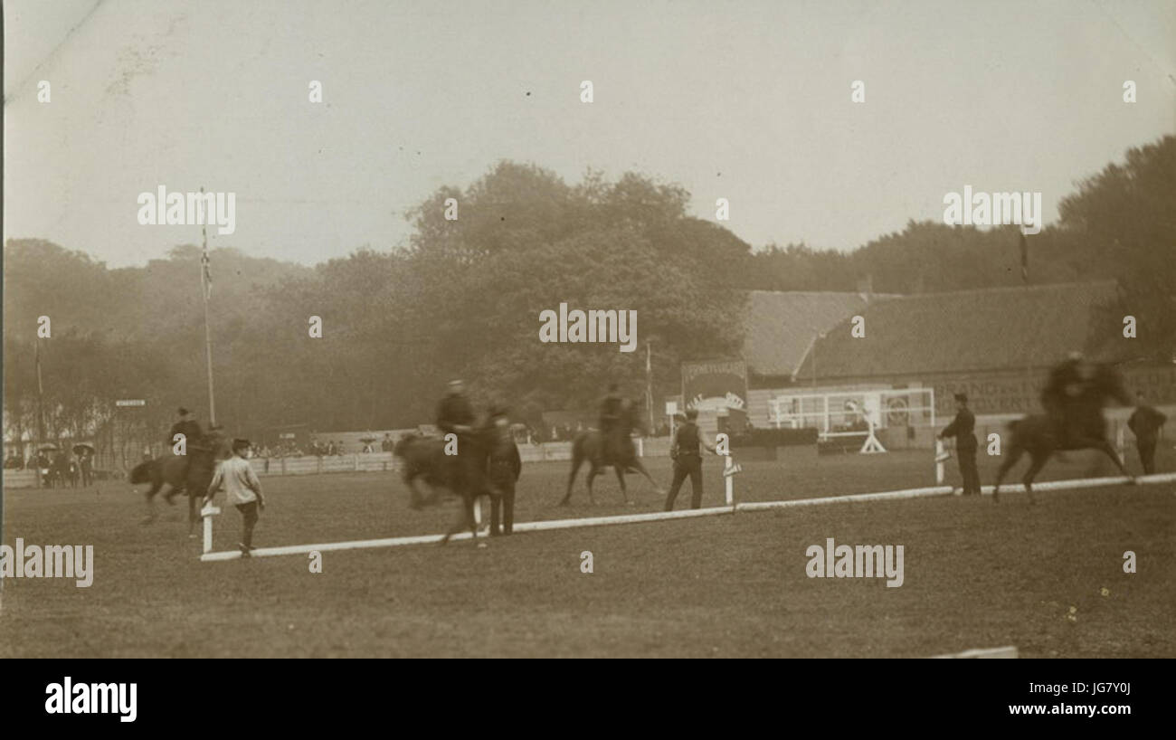 Uit een foto-album a rencontré 57 visuels van de Tweede Nationale Sportdagen van 26 - F42529 - KNBLO Banque D'Images