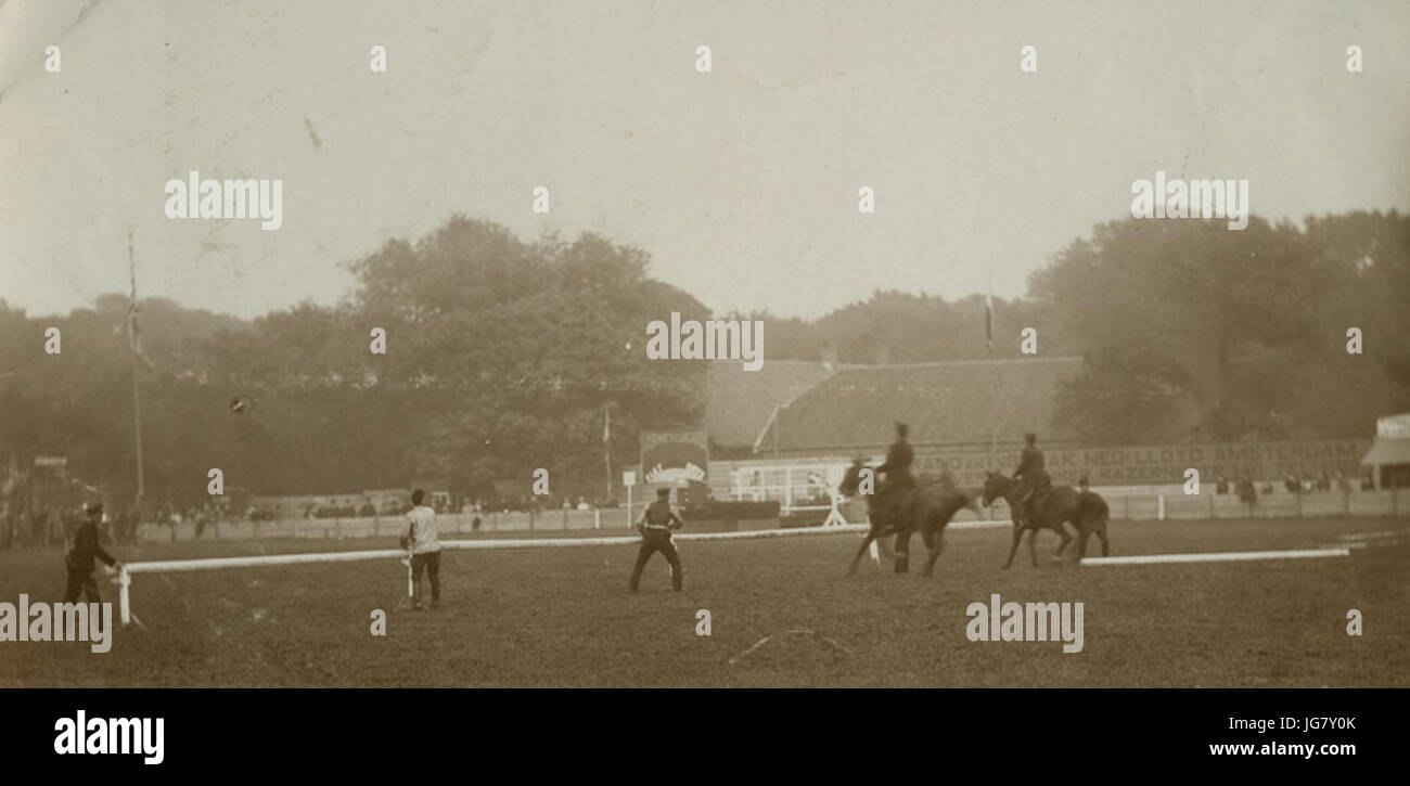 Uit een foto-album a rencontré 57 visuels van de Tweede Nationale Sportdagen van 26 - F42530 - KNBLO Banque D'Images