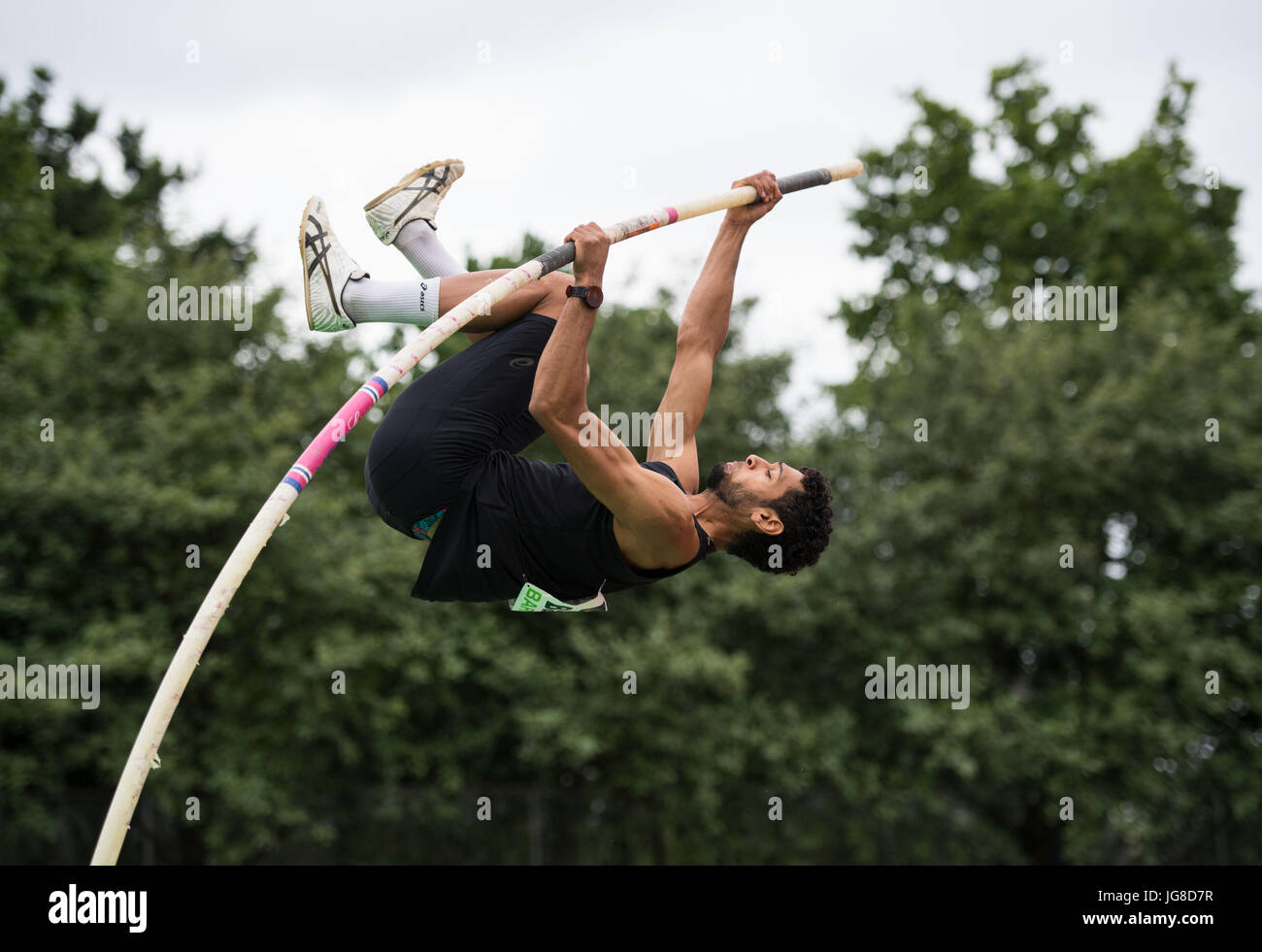 Ratingen, Allemagne. 25 Juin, 2017. Basile Rolnin de France pendant la perche de la discipline de la Men's decathlon à l'athlétisme et course multisports de Ratingen, Allemagne, 25 juin 2017. Photo : Bernd Thissen/dpa/Alamy Live News Banque D'Images