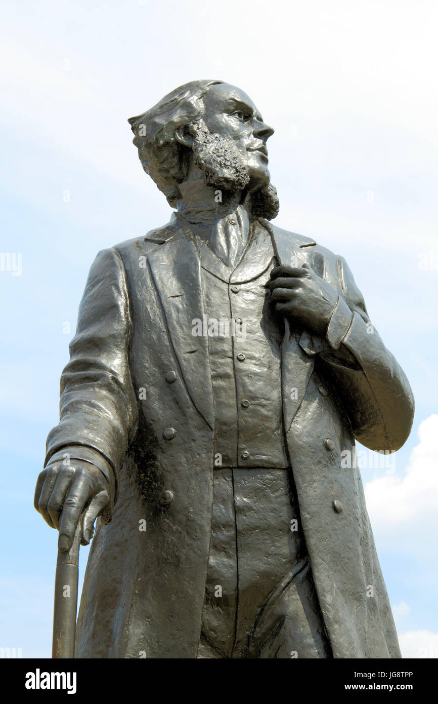 Statue, Henry Styleman LeStrange, créateur du 19ème siècle station balnéaire, Hunstanton, Hunstanton, Norfolk, England, UK, érigée en 2017 Banque D'Images
