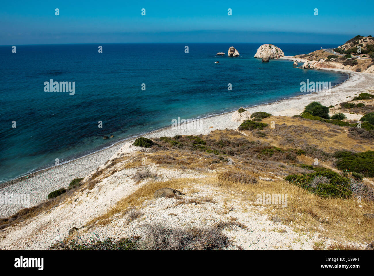 Rocher d'Aphrodite. Côte Rocheuse sur la mer Méditerranée à Chypre. Petra tou Roumiou est le lieu de naissance de la déesse Aphrodite Banque D'Images