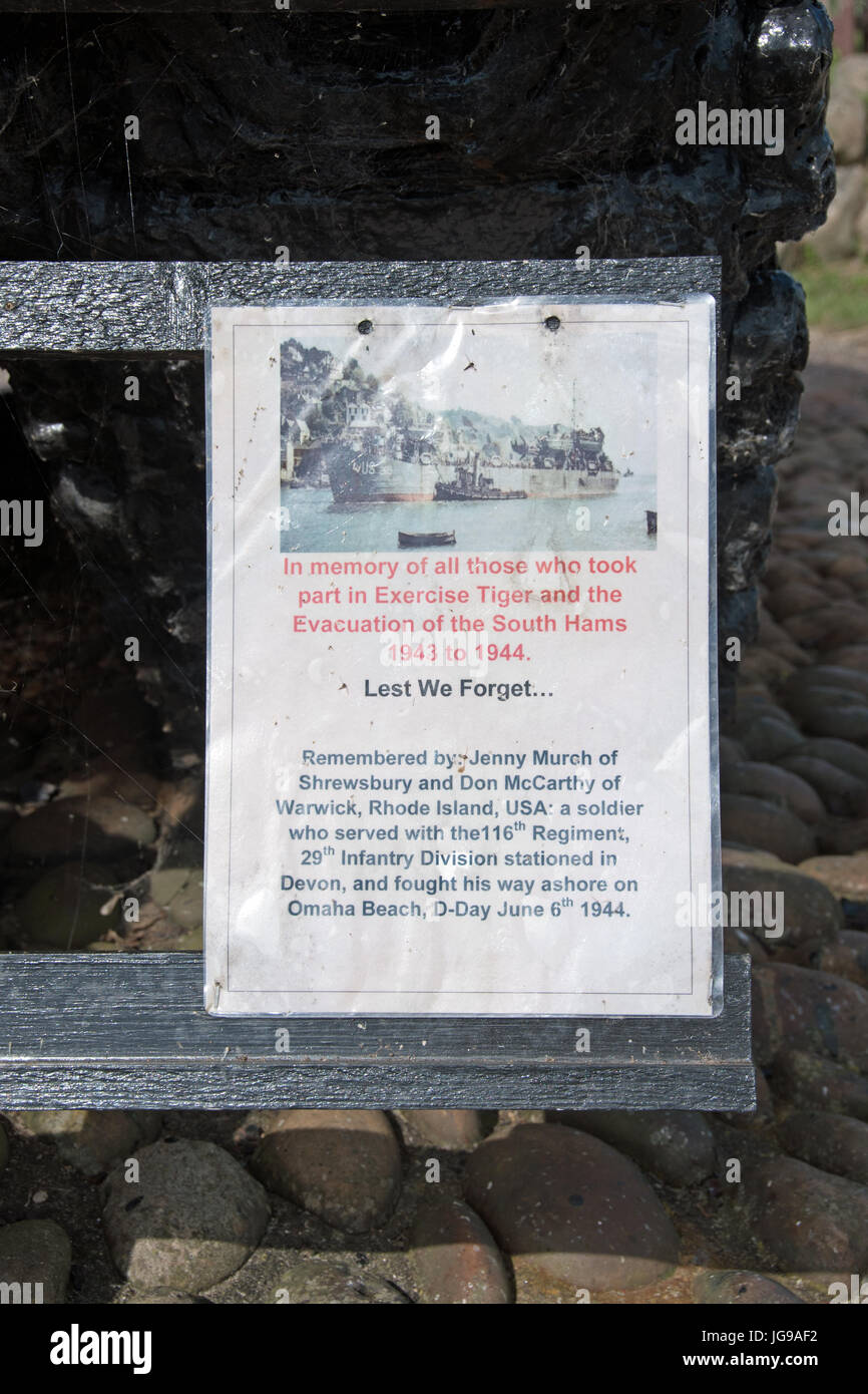 Un engagement personnel sur le char Sherman Memorial, lieu non identifié de sables bitumineux. Banque D'Images