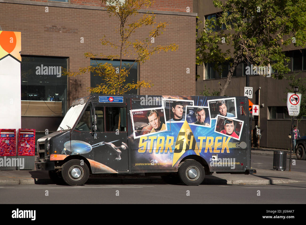 Personnages de Star Trek représenté sur une Postes Canada van stationné à Montréal, Canada. Le chariot annonce un timbre spécial série commémorant le sci-fi show. Banque D'Images