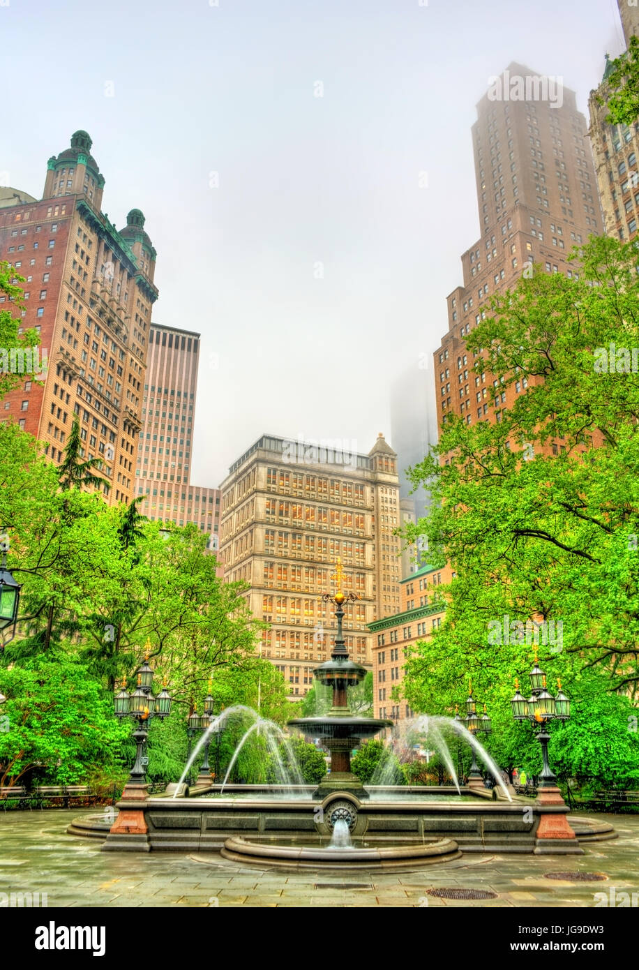 Fontaine dans le parc de l'Hôtel de Ville - Manhattan, New York City Banque D'Images