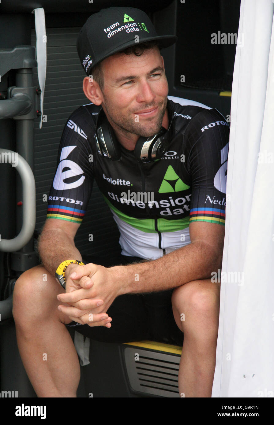 L'équipe de Dimension Data Mark Cavendish l'avant de l'étape 4 du Tour de France en Mondorfs-les-Bains. ASSOCIATION DE PRESSE Photo. Photo date : mardi 4 juillet 2017. Crédit photo doit se lire : Ian Parker/PA Wire Banque D'Images