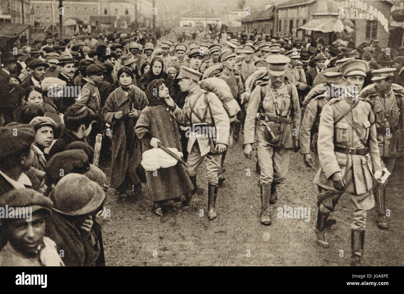 Kiss pour aller à la guerre soldat portugais Banque D'Images