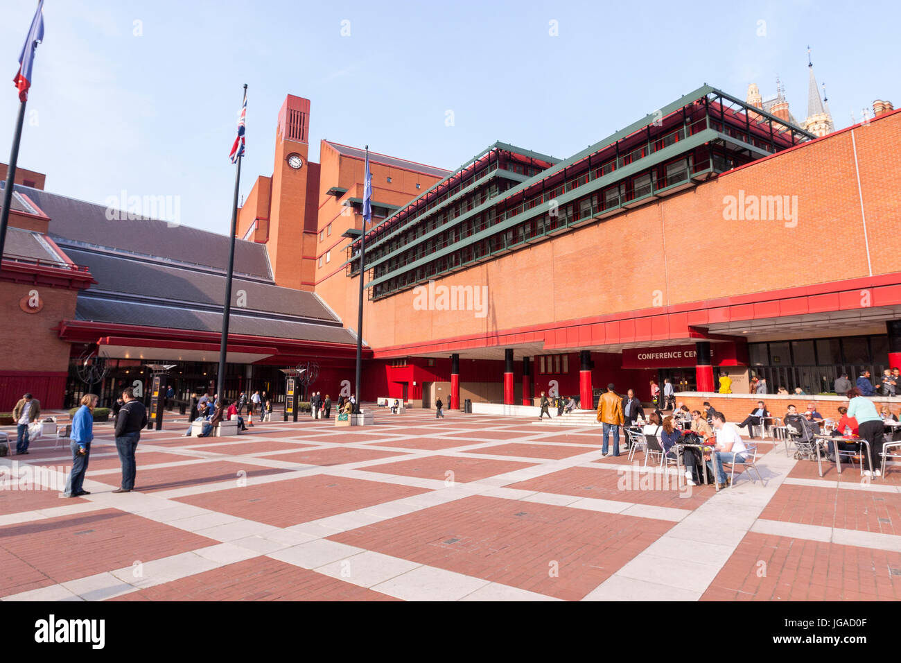 En dehors de la British Library, bibliothèque nationale du Royaume-Uni, Londres, Angleterre Banque D'Images