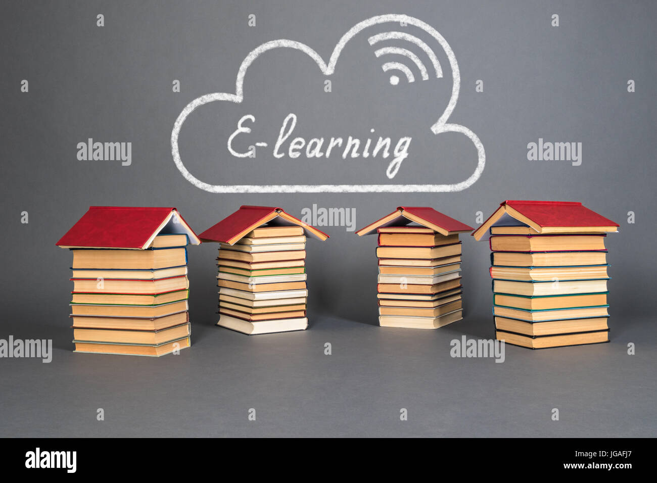 E-Learning education concept avec des livres comme un ressort de la connaissance Banque D'Images