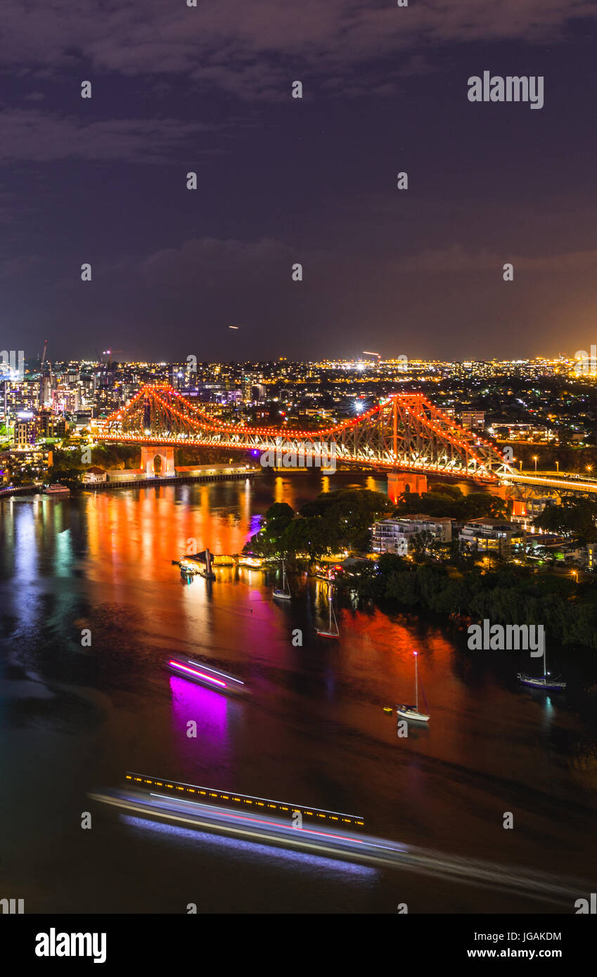 Story Bridge éclairés après la tombée de la nuit, Brisbane, Australie Banque D'Images