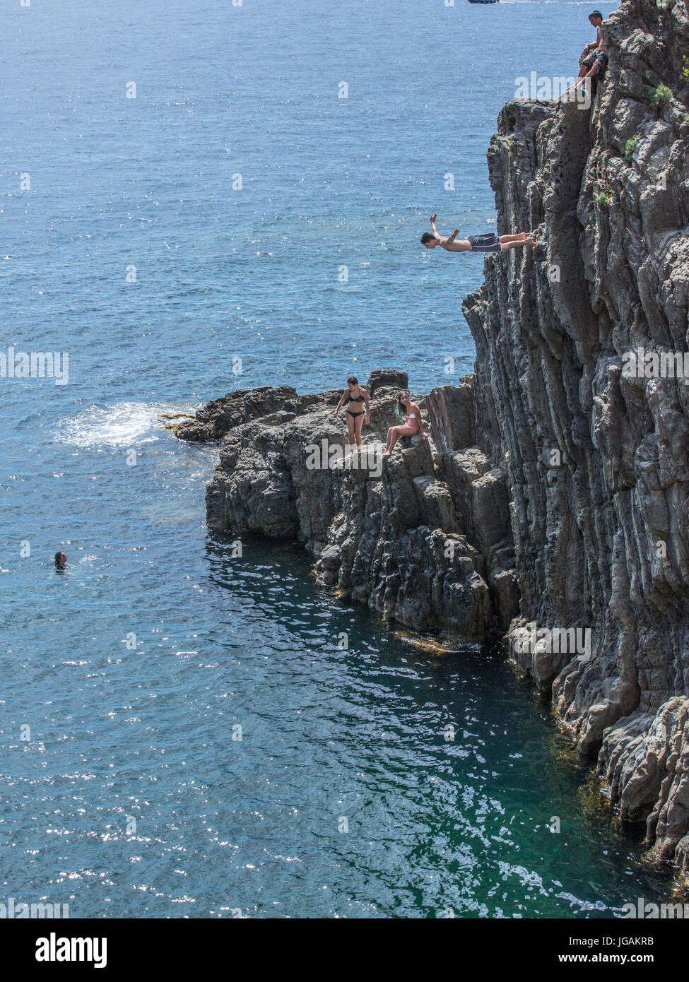 Cliff Diving in Cinque Terre Italie Banque D'Images