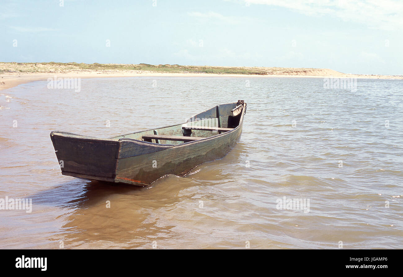 Bateau en bois, Regencia, Espirito Santo, Brésil Banque D'Images