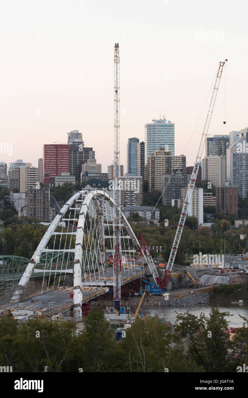 La construction du pont Walterdale, Edmonton AB Banque D'Images