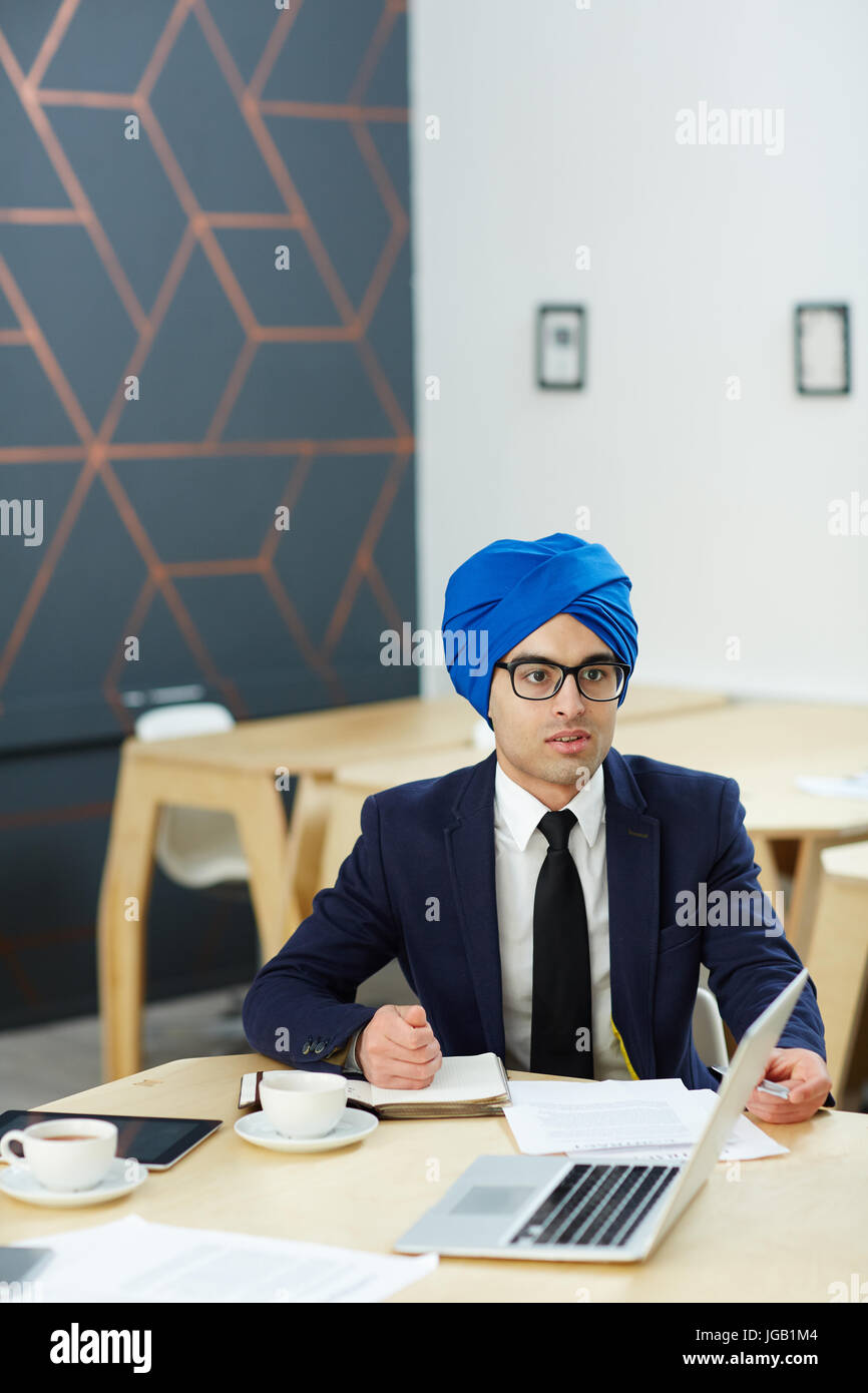 Journaliste en studio Banque D'Images