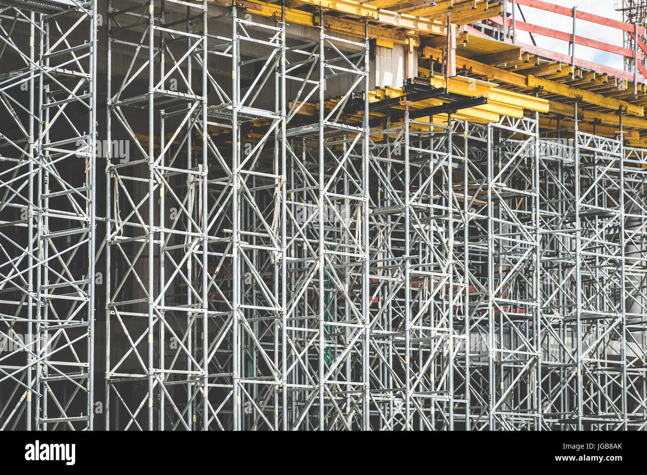 Cadre en métal / scaffolding on construction site Banque D'Images