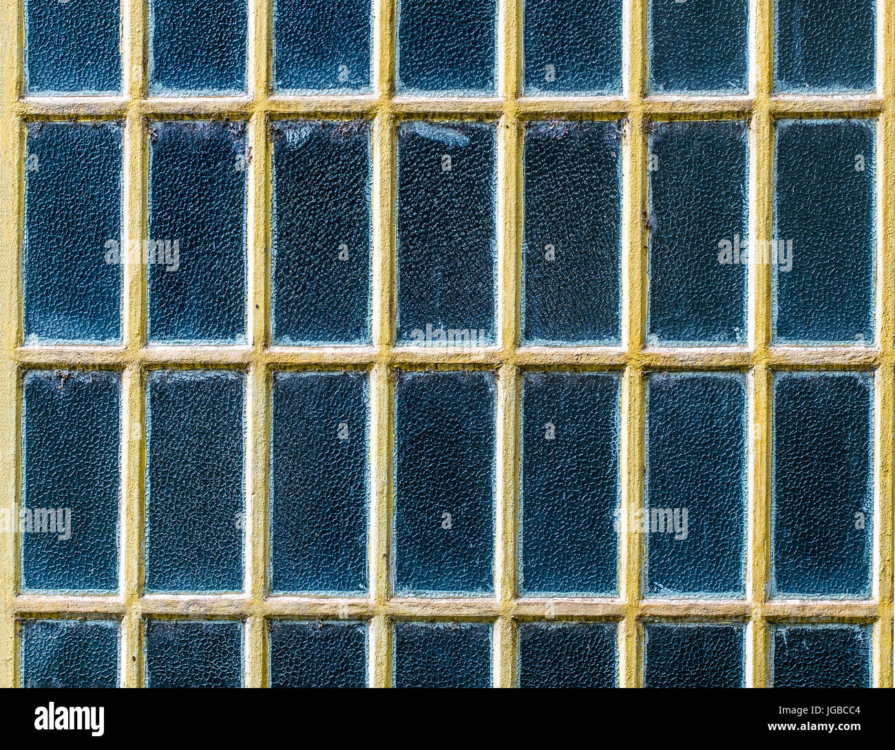Résumé belle photo de fenêtres en verre bleu, jaune avec frames Banque D'Images