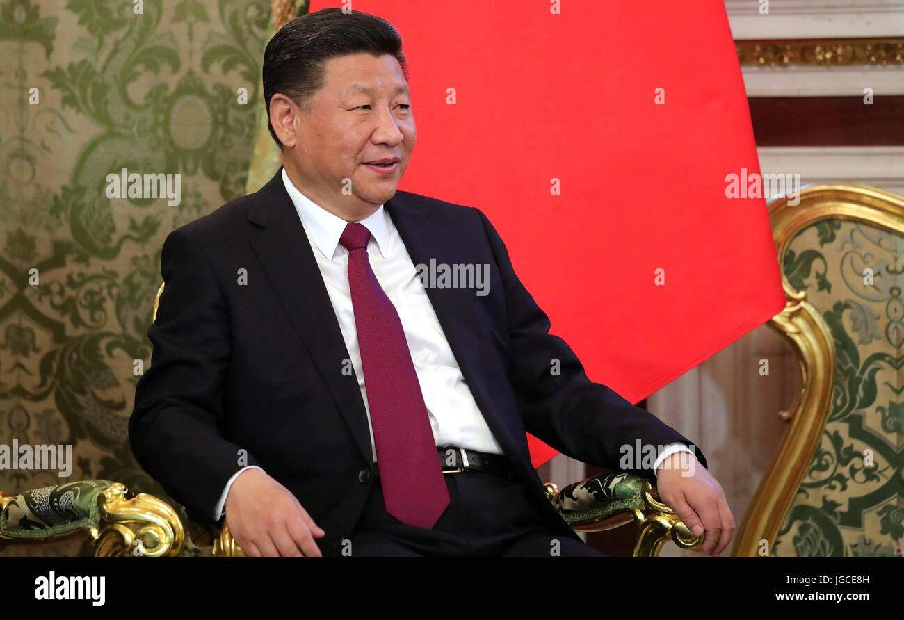 Le président chinois Xi Jinping lors des entretiens bilatéraux avec le président russe Vladimir Poutine au Kremlin, le 4 juillet 2017 à Moscou, Russie. Banque D'Images