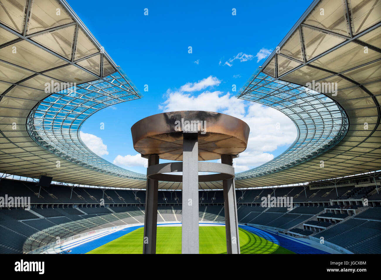Vue de l'intérieur de l'Olympiastadion (stade Olympique) à Berlin, Allemagne Banque D'Images