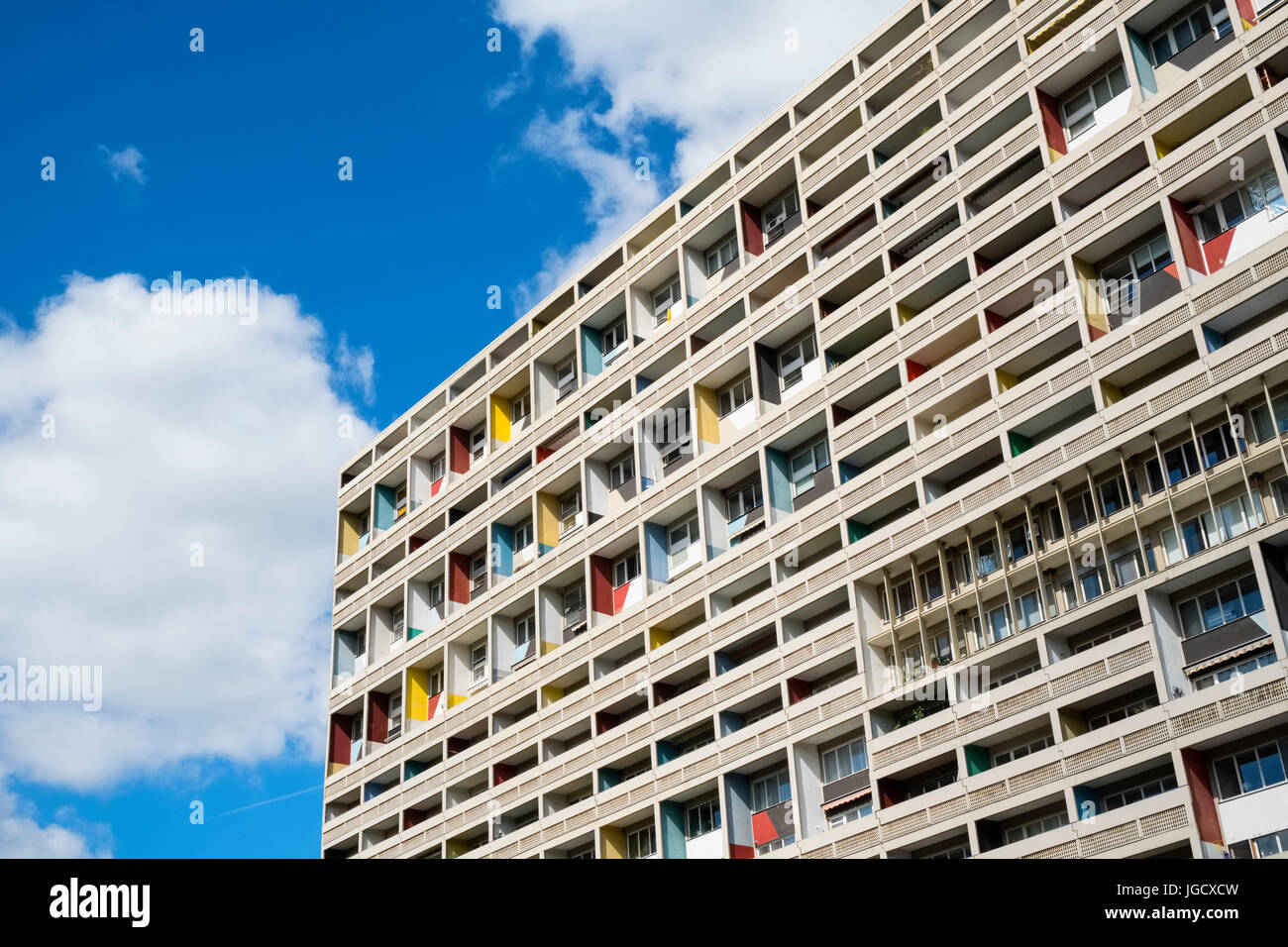 Vue extérieure de Corbusierhaus immeuble moderniste construit comme Unite d'habitation à Berlin, Allemagne Banque D'Images