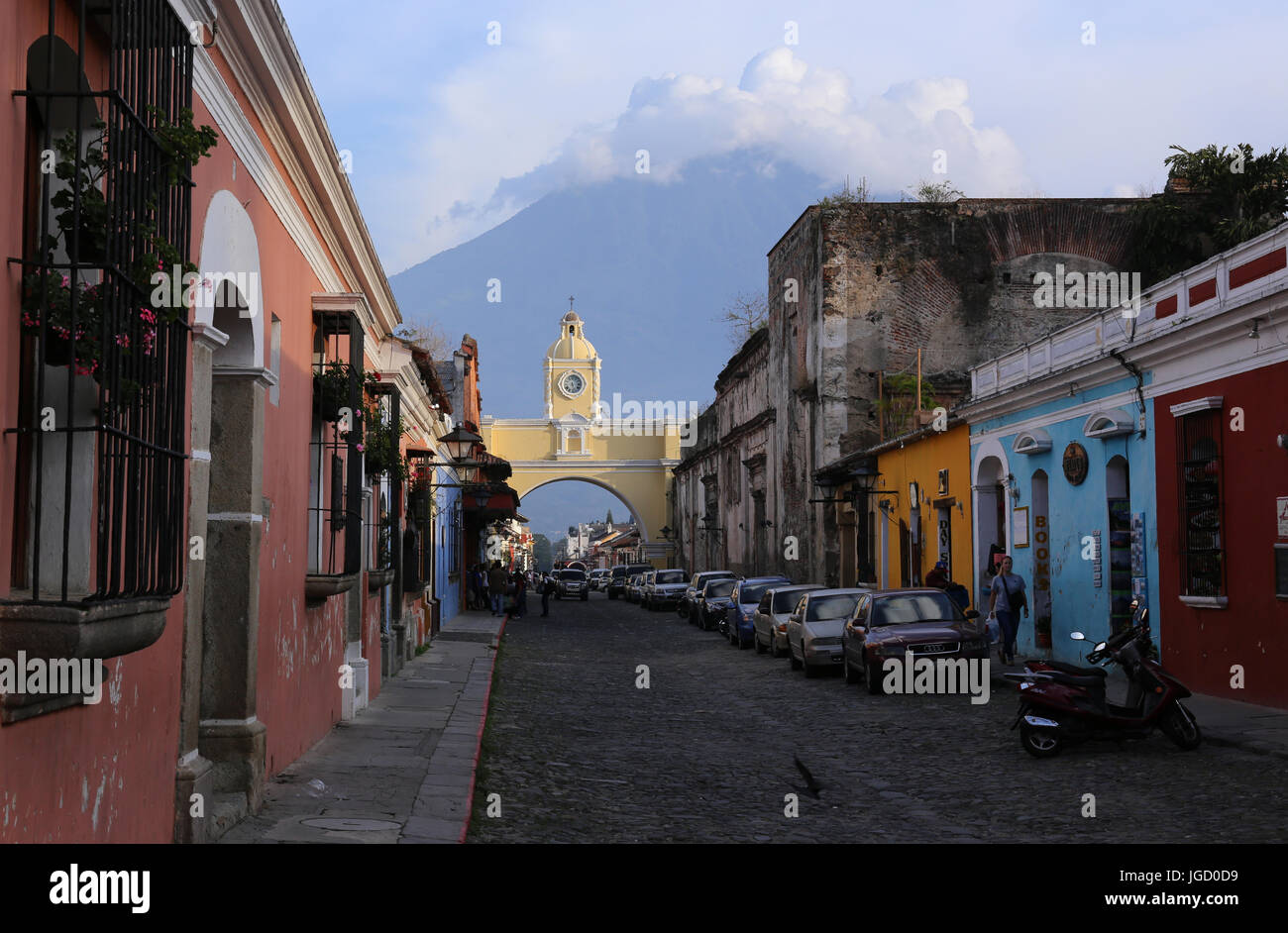 Vue sur la rue d'Antigua Guatemala sur Mai 2015. La ville historique Antigua est classé au Patrimoine Mondial de l'UNESCO Banque D'Images