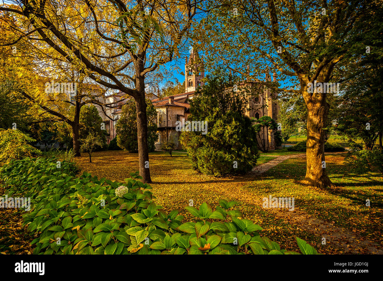 Italie Piémont Buttigliera Alta Sant'Antonio di Ranverso Precettoria cloître et jardin Banque D'Images