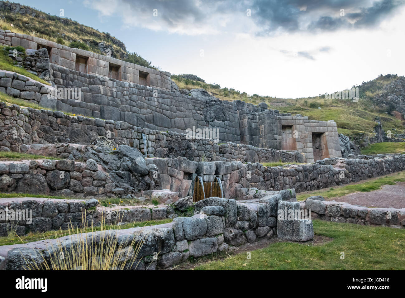 Tambomachay ruines Incas avec de l'eau printemps - Cusco, Pérou Banque D'Images