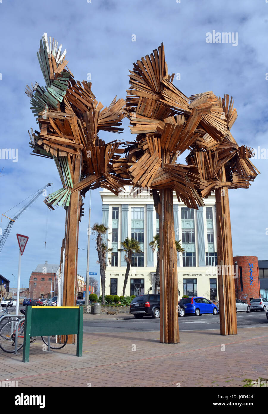Christchurch, Nouvelle-Zélande - 13 septembre, 2013 ; Woods de la Sculpture d'arbres par Regan Gentry au coin de High et Tuam rues. Fait à partir de recyc Banque D'Images