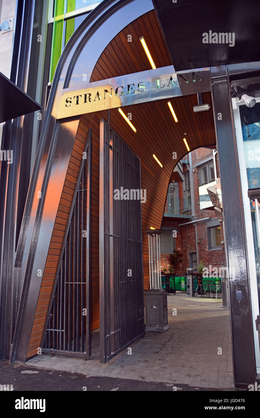 Christchurch, Nouvelle-Zélande - 13 septembre 2014 : Nouveau Stranges Lane & Orleans discothèque et Restaurant s'ouvre sur la rue Tuam. Banque D'Images