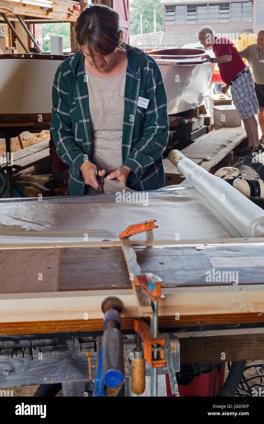 Saint Michaels, Maryland - le chantier de travail au Musée maritime de la baie de Chesapeake. Le musée comprend un chantier naval, un phare 1879, et e Banque D'Images