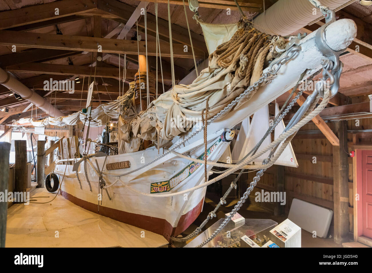 Saint Michaels, Maryland - La récolte d'huîtres la bonite à l'E.C. Collier à l'affiche au Musée maritime de la baie de Chesapeake. Le musée comporte une b Banque D'Images