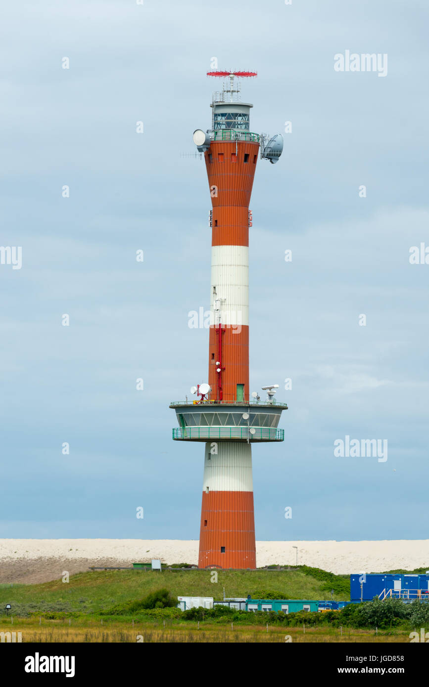 WANGEROOGE, Allemagne. Le 04 juillet 2017 : vue sur le nouveau phare dans l'ouest de l'île wangeroog, l'un des sept ilands de Frise orientale, est une beaut Banque D'Images