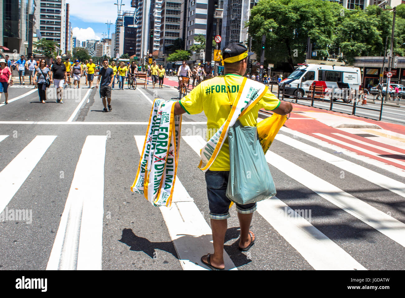 Manifestation pro-accusation, 13.12.2015, le capital, l'Avenue Paulista, Sao Paulo, Brésil. Banque D'Images