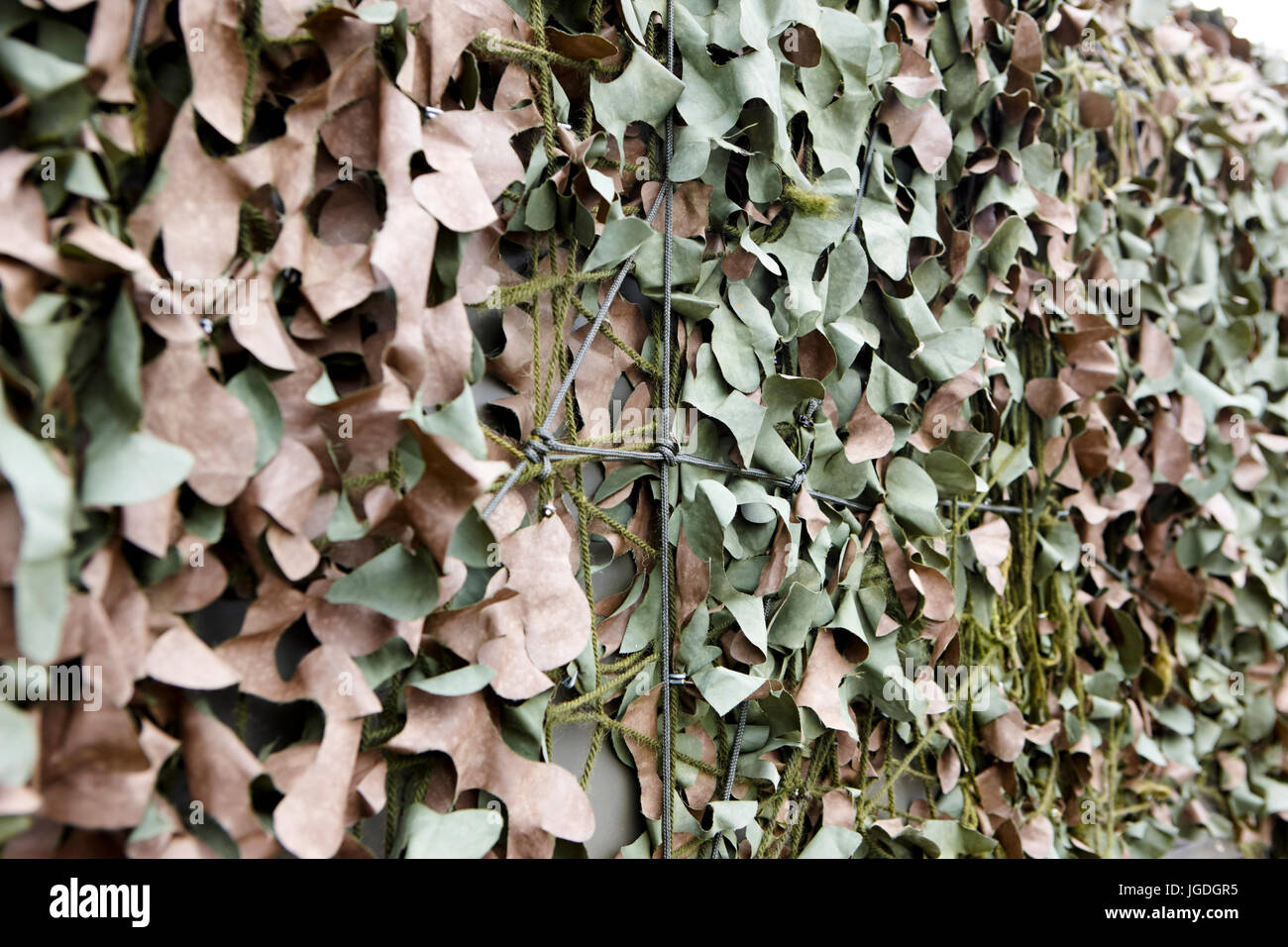 L'armée britannique de style ancien revêtement filet de camouflage woodland pour véhicules uk Banque D'Images