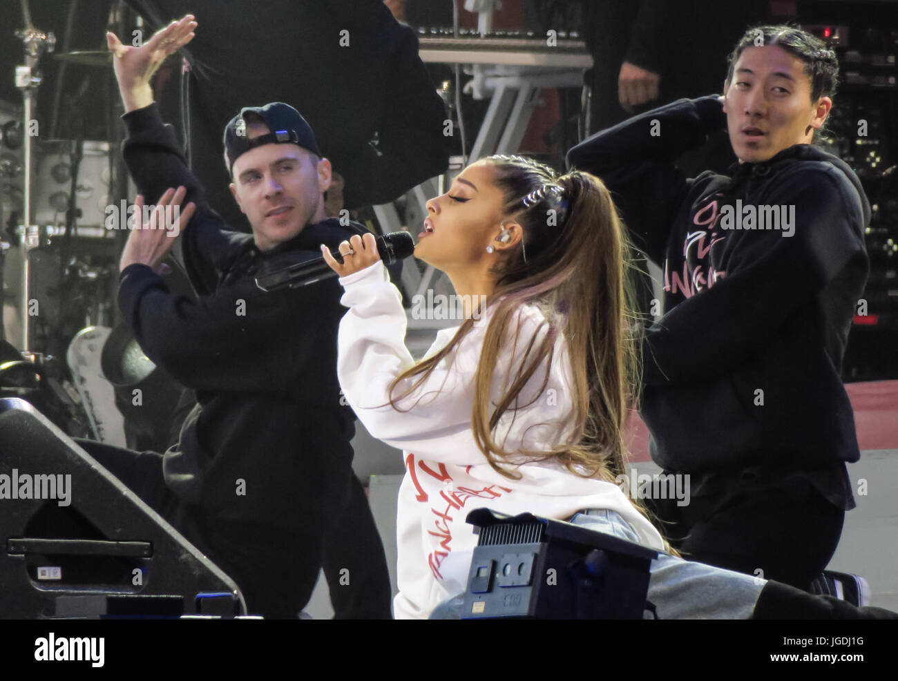 Un seul amour Manchester concert - Ariana Grande Artistes inscrivez-vous sur le terrain de cricket Old Trafford dans un concert au profit des victimes de l'attentat après son show à Manchester le mois dernier. Comprend : Ariana Grande Où : Manchester, Royaume-Uni Quand : 04 juin 2017 Source : WENN.com Banque D'Images