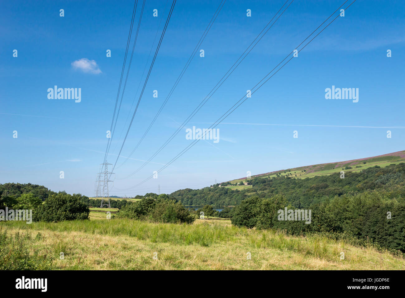 Pylônes électriques dans la vallée de Longdendale, Derbyshire, Angleterre. Banque D'Images
