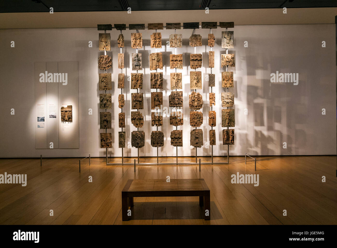 Plaques en laiton de secours de Benin City, qui soutiennent le toit du palais. L'art du Bénin, créé par le peuple d'Edo. Le British Museum, Londres Banque D'Images