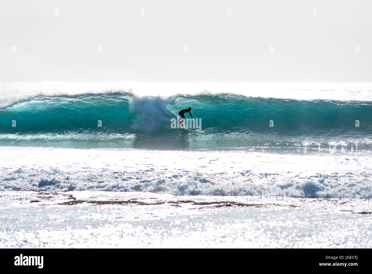 7 juin 2017 ; Point de désert, Lombok, Indonésie. ; les surfeurs du monde entier profiter de la houle des vagues extrêmes du tube à ce monde à distance surf classe s Banque D'Images