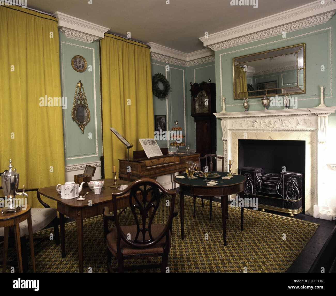 Salle à manger Régence avec meubles anciens Banque D'Images