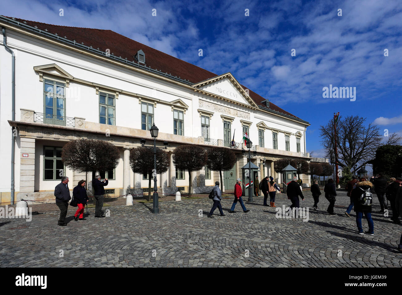 Le Sandor Palace, siège du président de la Hongrie, de la colline du Château de Buda, palais, la ville de Budapest, Hongrie. Banque D'Images