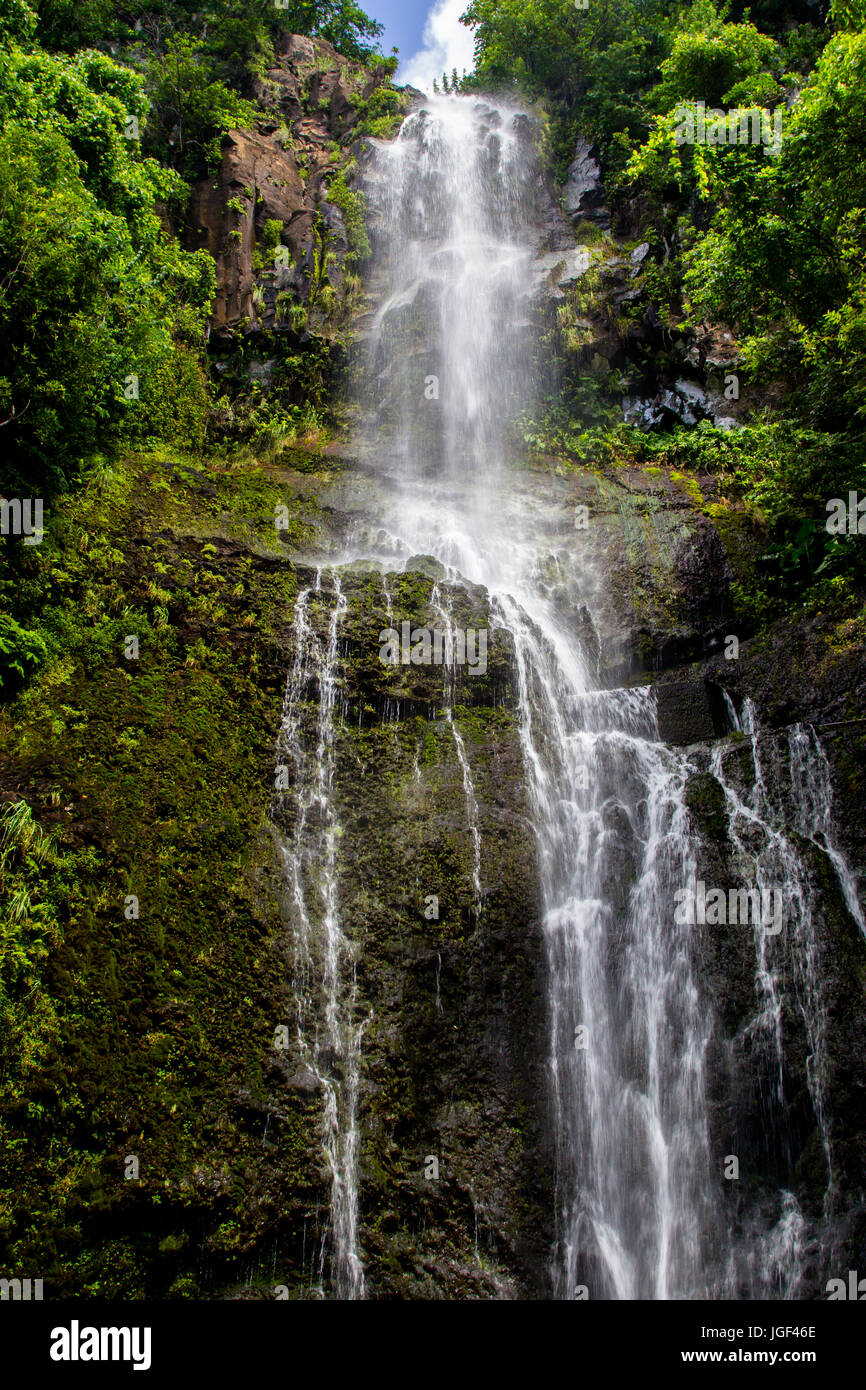 Chute près de Hana sur Maui, Hawaii, USA. Banque D'Images