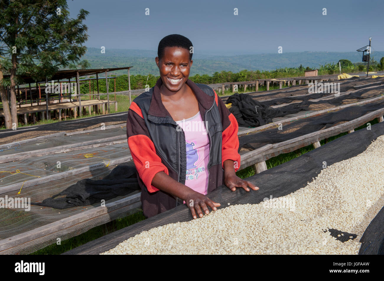 Femme rwandaise souriante Banque de photographies et d’images à haute ...