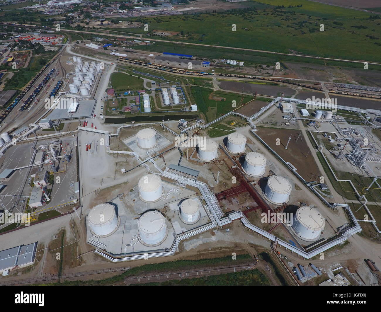 Des réservoirs de stockage de produits pétroliers et de son traitement. Refinery Banque D'Images