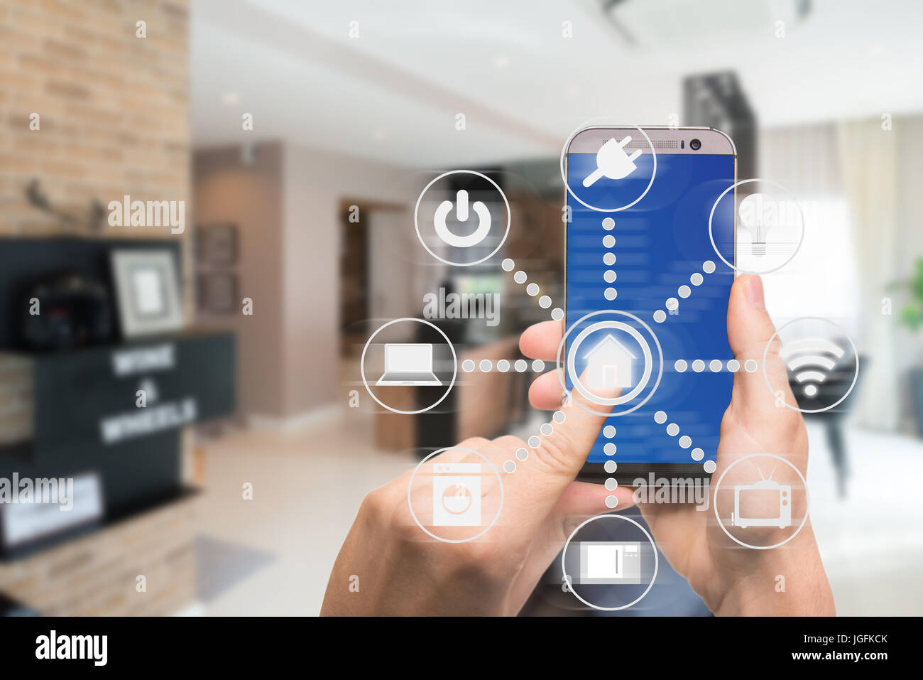 Domotique Smart app sur mobile avec votre intérieur en arrière-plan. Internet des objets concept à la maison. La technologie Smart 4.0 Banque D'Images
